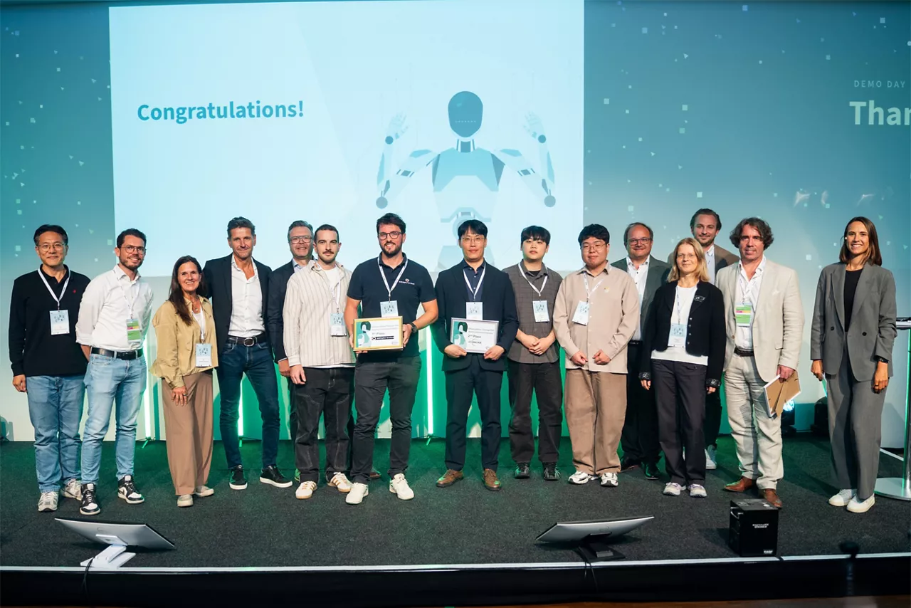 インフィニオンの人型ロボット新興企業コンテスト、伊AdapTronicsが優勝 韓国COSMOKEが2位
