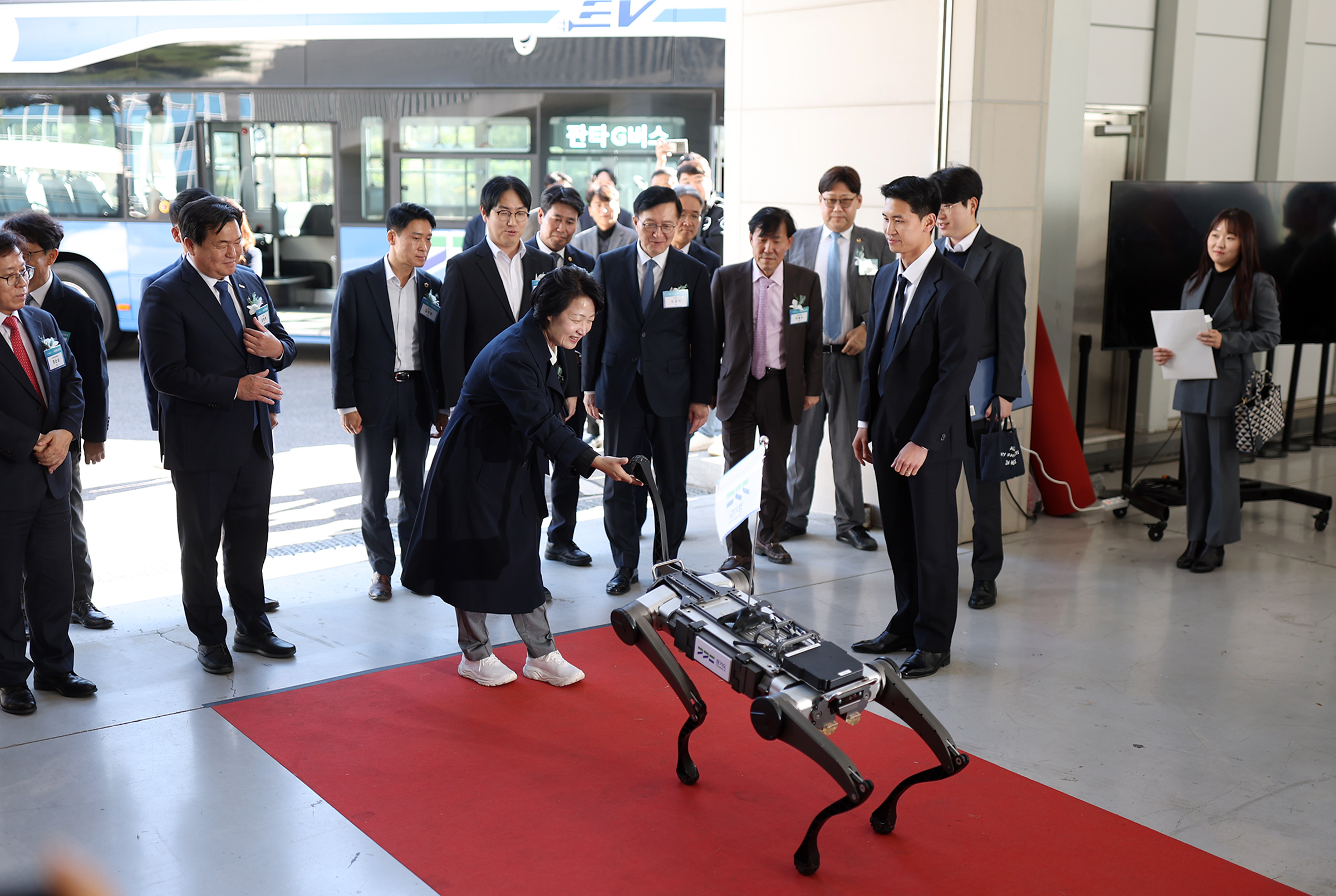 韓国京畿道が「フィジカルAI大転換」宣言、66機関の協議体と始興の拠点に30億ウォン